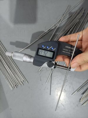 Giá tốt Rụng Cobalt Chromium với độ dẫn nhiệt 20 W / mK Điểm nóng chảy cao 1300-1400 °C và 1,7-2,0 % IACS Điện dẫn trực tuyến
