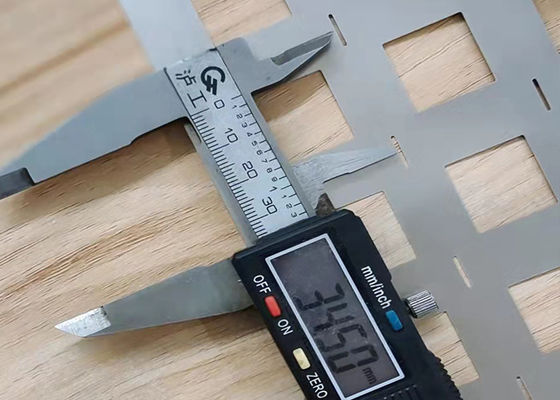 Giá tốt 34.5 Khoảng cách bước 2P Dải Niken Nguyên Chất Cho Pin 18650 trực tuyến